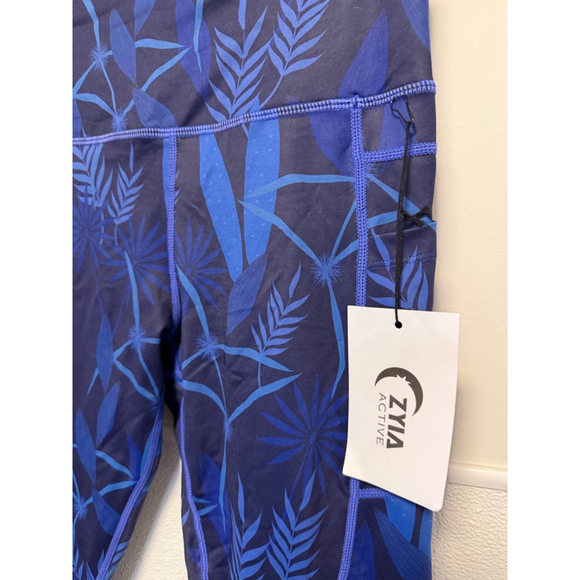 Women's ZYIA ACTIVE Blue Navy Tropical Print Hi-Rise Capri Leggings SZ 6-8 New - Picture 16 of 16